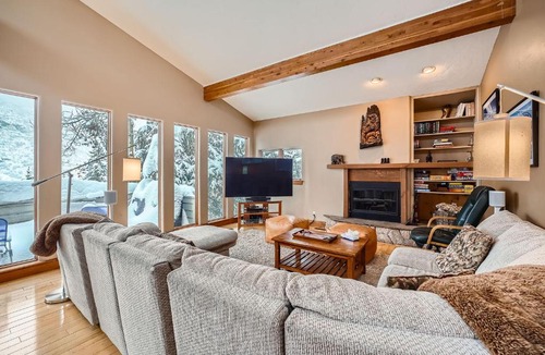 Intermountain House | Mountain Pine