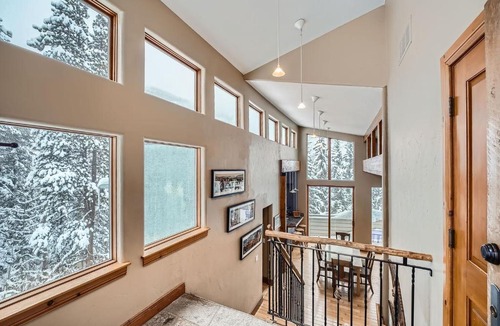 Intermountain House | Mountain Pine