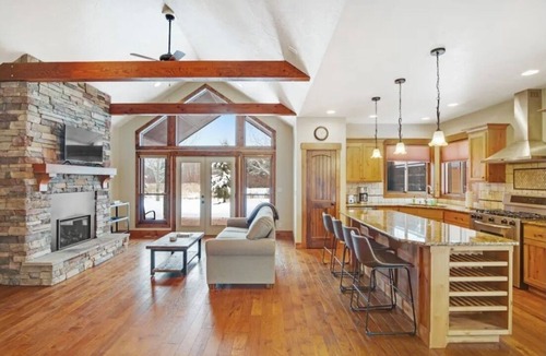 McCall House | Mountain Retreat-Golf Course-Payette Lake-Brundage-skiing-snowmobiling-Mt biking
