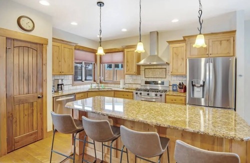 McCall House | Mountain Retreat-Golf Course-Payette Lake-Brundage-skiing-snowmobiling-Mt biking