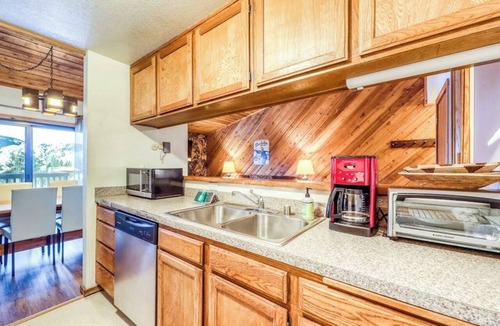 Elkhorn Village Condo | Mountain retreat with golf on-site
