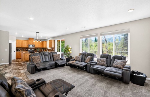 Donnelly House | Mountain Retreat with Hot Tub & Game Room