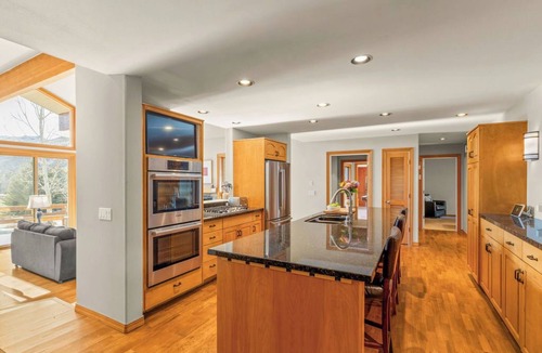 Hailey House | Mountain Sanctuary: Hot Tub, Sauna & 2.5 Acres,