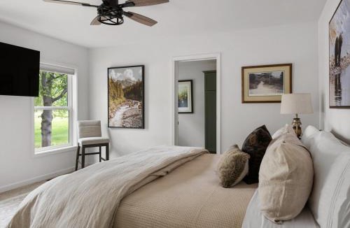 Bozeman House | Mountain View Home on 2 Acres