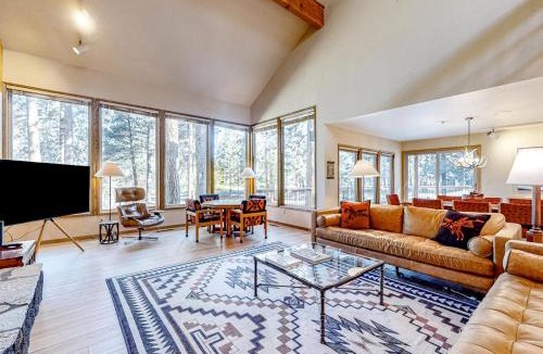 Black Butte Ranch House | Mountain-view ranch house with fireplace W&D central AC & bikes - dog-friendly