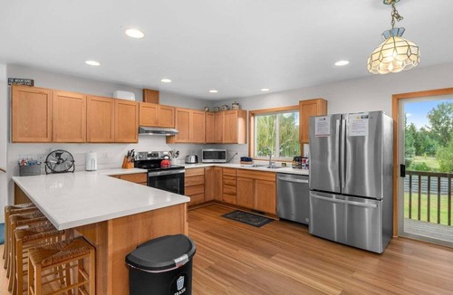 Leavenworth House | Mountain View Retreat with Two Large Hot Tubs!
