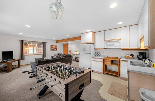 Leavenworth House | Mountain View Retreat with Two Large Hot Tubs!