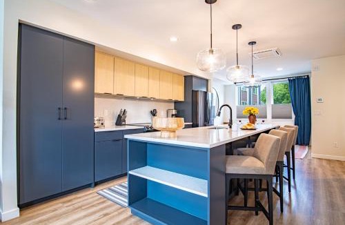 Hailey House | Mountain View Villa - Lux 3BD w/Roof Terrace - Downtown Hailey