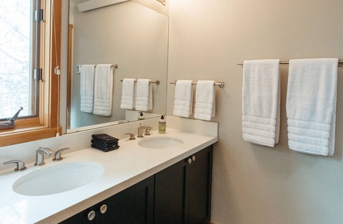 Moose Wilson Road Condo | Mountain Views Retreat: Luxurious 3-Bed/Bath Jackson Hole Haven with Fireplace