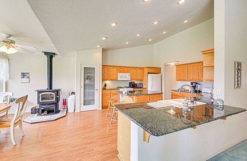 Boundary County House | Moyie Springs Home w/Views, Near Kootenay River!