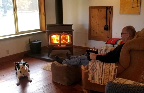 Trout Lake House | Mt Adams Trout Lake 3B2Ba Fenced and Gated 2+ acres quiet scenic. Dog friendly.