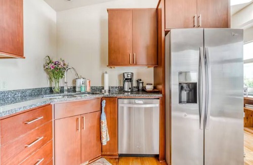 Hood River House | Mt. Adams View, Trails, River View, Pets OK, Walkable to Downtown