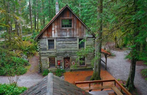 Glacier Condo | Mt. Baker + condo + pool + hot tub + sauna