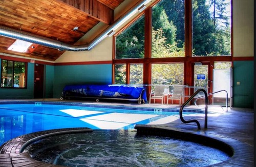 Glacier House | Mt Baker Den, Sleeps 4