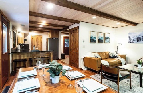 Glacier House | Mt Baker Family Cabin-Hot Tub-Bunk Room & More