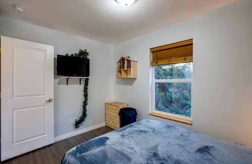 Deming House | Mt. Baker Lodging Cabin 2- Sleeps 8!