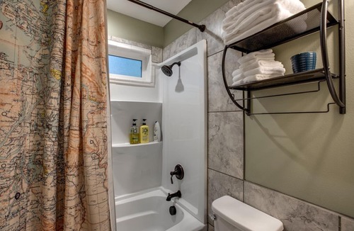 Deming House | Mt. Baker Lodging Cabin 2- Sleeps 8!