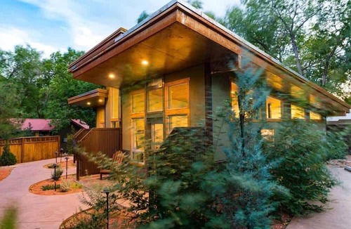 Zion National Park South Entrance Apartment | Nama-Stay Suite 3, King, 5 Min to Zion NP