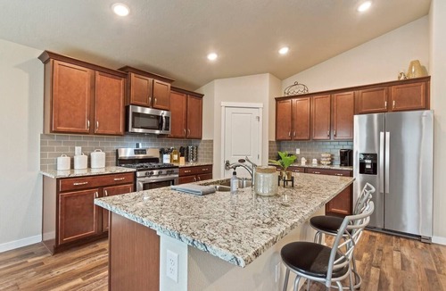 Nampa House | Nampa Family Home | King Bed | 4 Beds | Sleeps 9 | 1-Gig WiFi