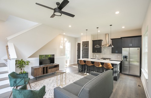 Radnor House | NASH Boutique|3bd 2.5ba|Berry Hill|Sleeps 10