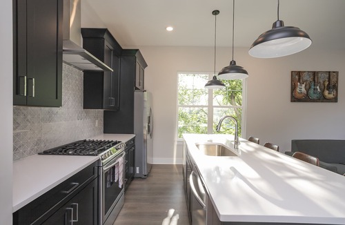 Radnor House | NASH Boutique|3bd 2.5ba|Berry Hill|Sleeps 10