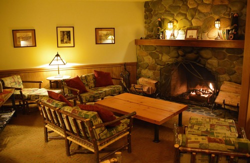 Longmire Hotel | National Park Inn