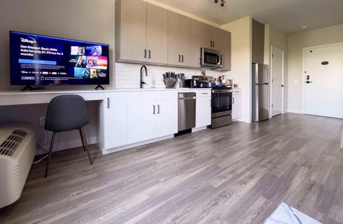 Boise Apartment | Navy Nights & Scenic Feels - Sleek Studio Stay