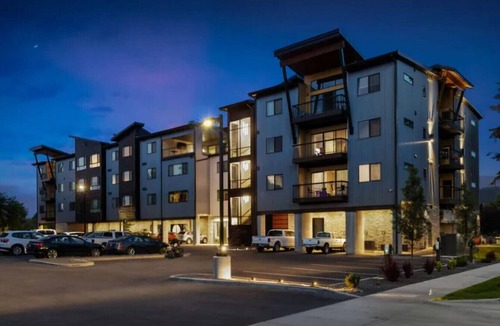 Coeur d'Alene Apartment | Near CDA Lake | Gym, In-Unit Laundry, Free Parking