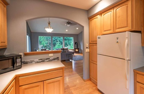 Port Angeles House | Near Discovery Trail, Fire Pit, Deck, King bed, AC