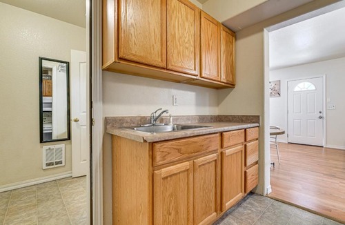 Cave Junction House | Near Oregon Caves: 2-Studio Retreat w/Game Room!