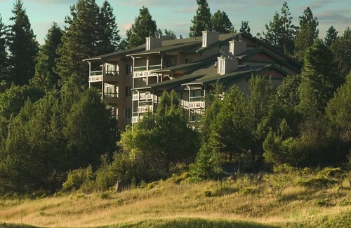 Klamath Falls Resort | Near the 143-square-mile Upper Klamath Lake!