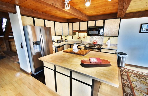 Wildernest House | Near Trails! Big Deck! Easy Drive to Dining, Events, Activities, Lake