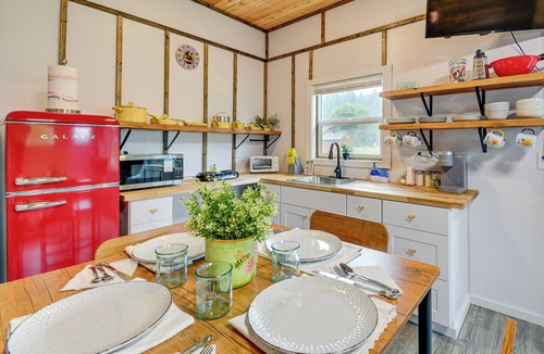 Forks Apartment | Near Twilight Sites & Scenic Hikes: Forks Apt