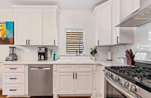 Freetown - Port Rico House | Neon Moon .Spacious 5-bedroom house steps from Campus and Downtown Lafayette