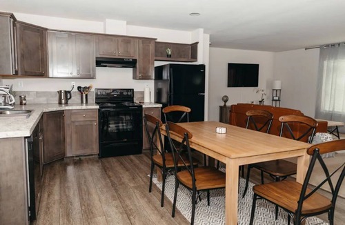 Ferndale House | Neptune Haven Getaway Near the Ocean