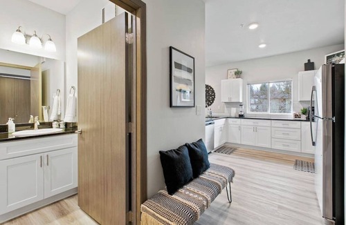 South Perry District Apartment | New 2 Bd 2 Bth Near Perry Dist and Downtown!