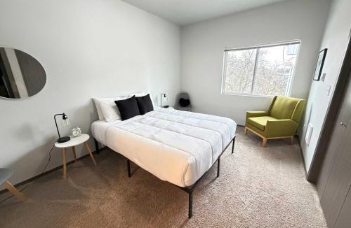 South Perry District Apartment | New 2 Bd 2 Bth Near Perry Dist and Downtown