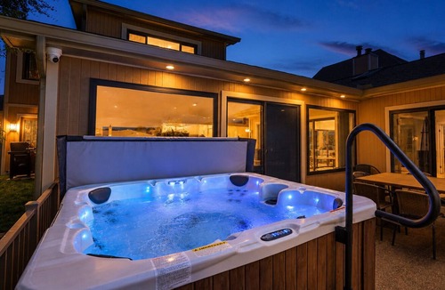 Harrison House | New! 4BR on the Bay in Boat Town USA | Indoor Pool