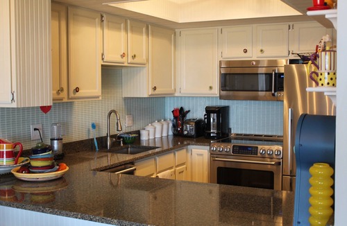 Point Roberts House | New! Beachfront Townhome with Outdoor Pool
