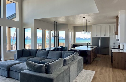 Fish Haven House | NEW BUILD! Bear Lake Escape. Spacious 6-bedroom house w/Private Beach Access!