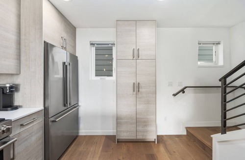 Whittier Heights House | [NEW] Central Ballard Retreat 3BR 2.5BA Fits 8 People with AC 1 King 3 Queen Bed
