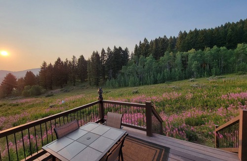 Island Park Cabin | New construction, hot tub, 10 miles to Yellowstone, WiFi, AC, firepit, Tipi