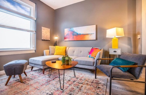 Central City Villa | New Contemporary Historical Unit from, 5 Star Host