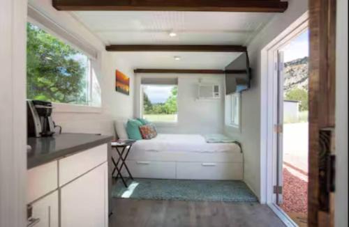 Orderville House | NEW! Cozy Container Home at Cliffside #1