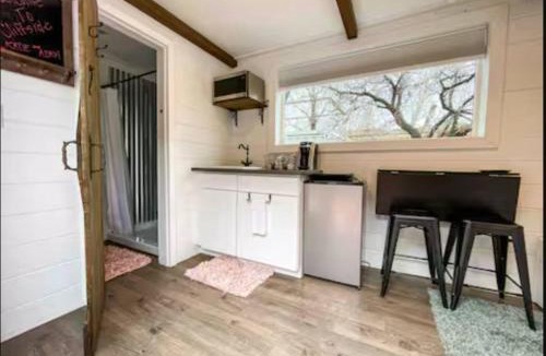Orderville House | NEW! Cozy Container Home at Cliffside #1