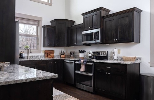 Victor Villa | New Creekside Chalet