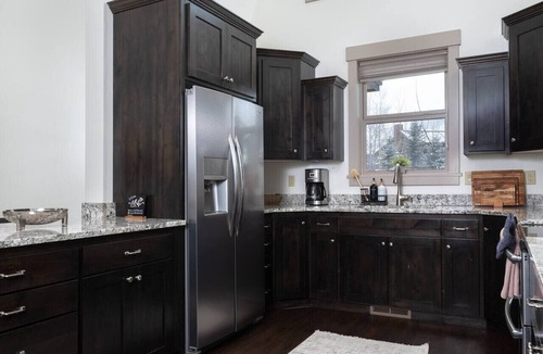 Victor Villa | New Creekside Chalet
