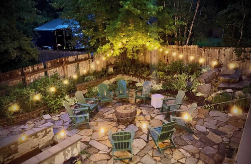 McCall House | NEW Downtown ,Davis Avenue Luxury Lodge, Sleeps 20