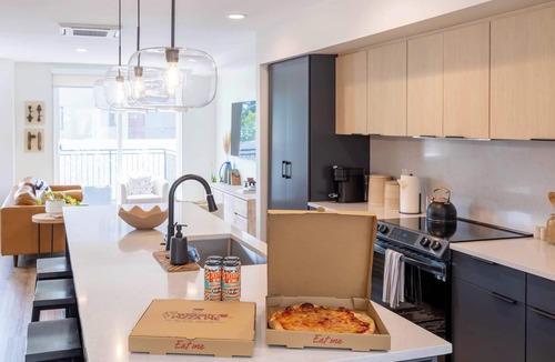 Hailey House | New Downtown Hailey Condo with Rooftop Hot Tub