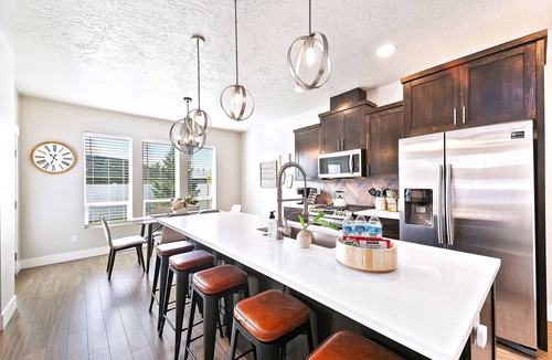 Meridian House | NEW Elegant & Private Retreat - Spotless, Spacious, Great Central Boise Area